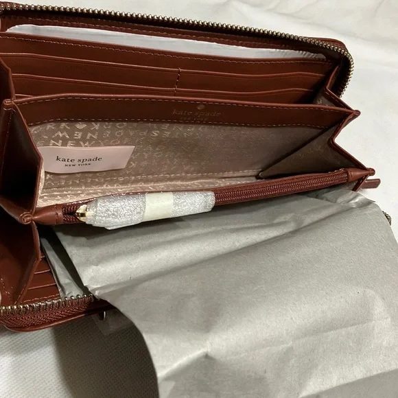 Kate Spade Neda Chester Street Wallet